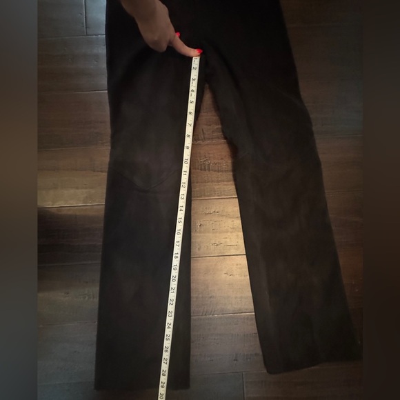 St John black Leather suede pants. Classic elegant quiet luxury classy feminine - Picture 15 of 15